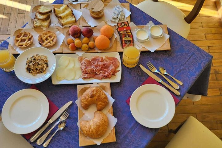 Breakfast/Coffee Service 31 of 39