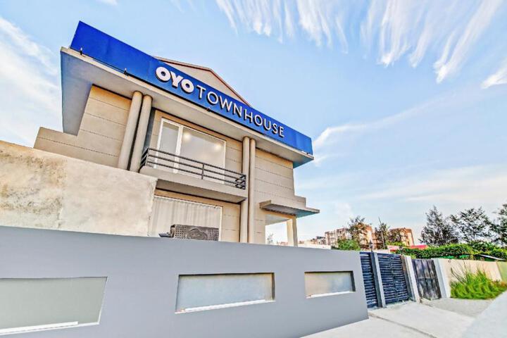 Townhouse Knowledge Park ||| Near Sharda University