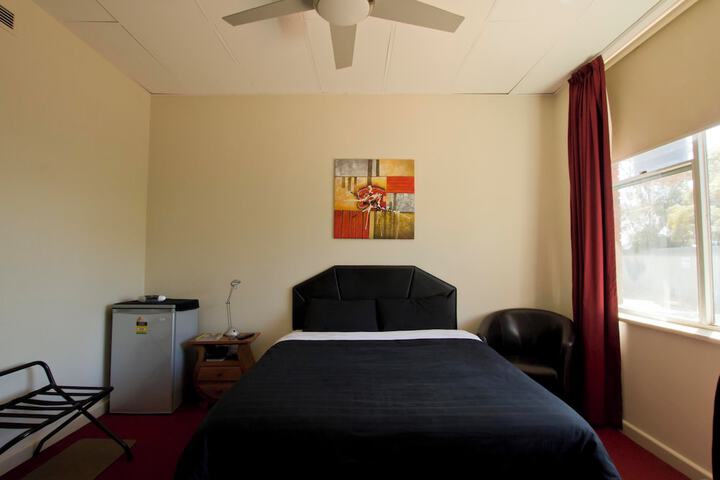 Room 5 of 27