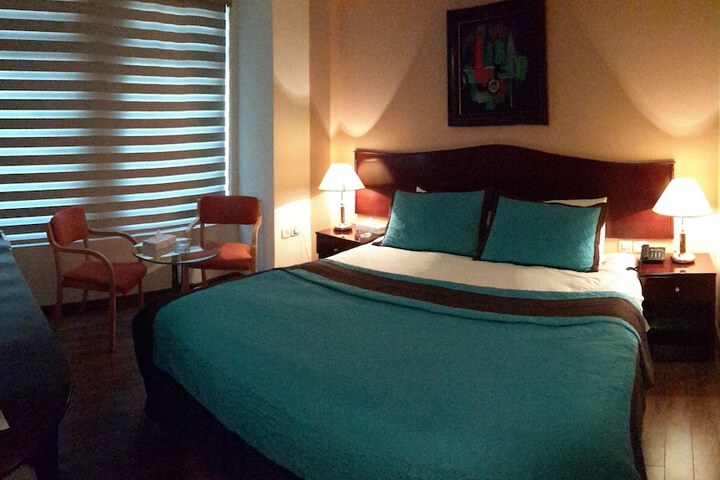 Room 6 of 46