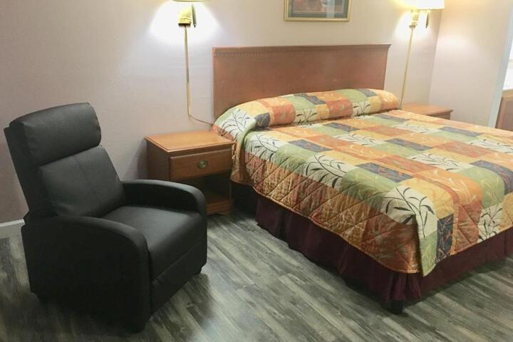 Standard Double Room 2 Queen Beds (5 of 6)