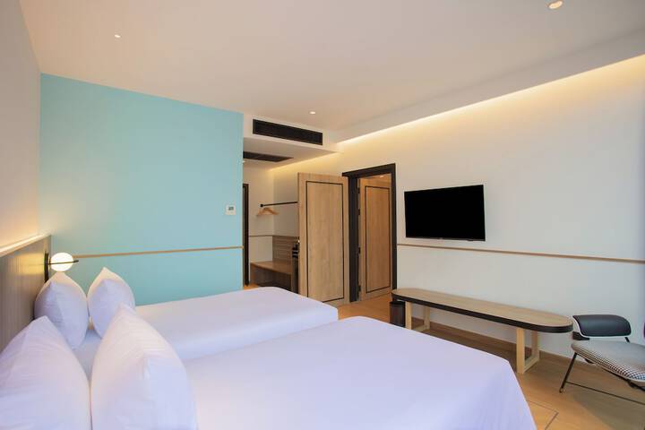 Room 29 of 180