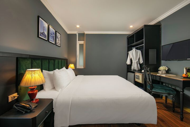 Room 4 of 47