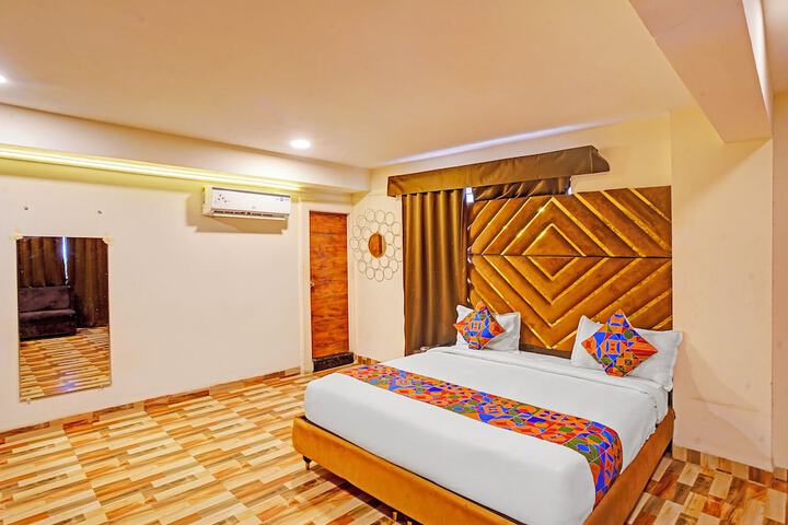 Room 10 of 29
