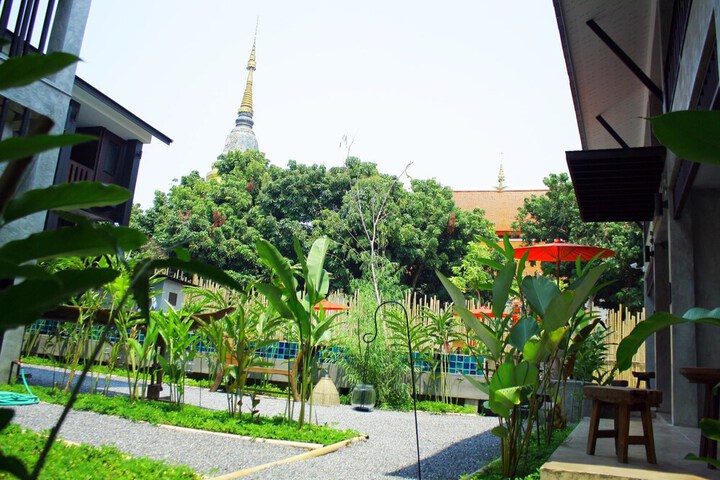 Hotel Exterior 84 of 88