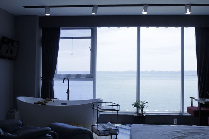 Room 63 of 184