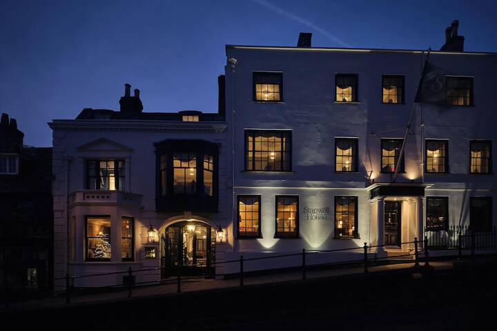 STANWELL HOUSE