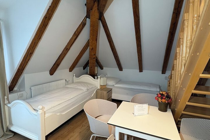 Room 185 of 266