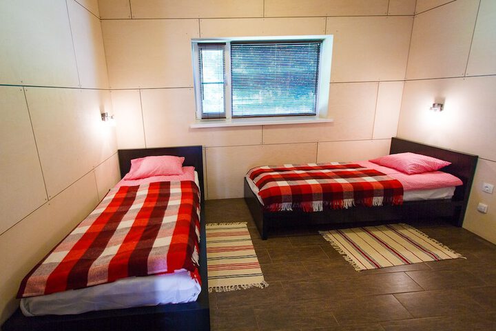 Room 4 of 36