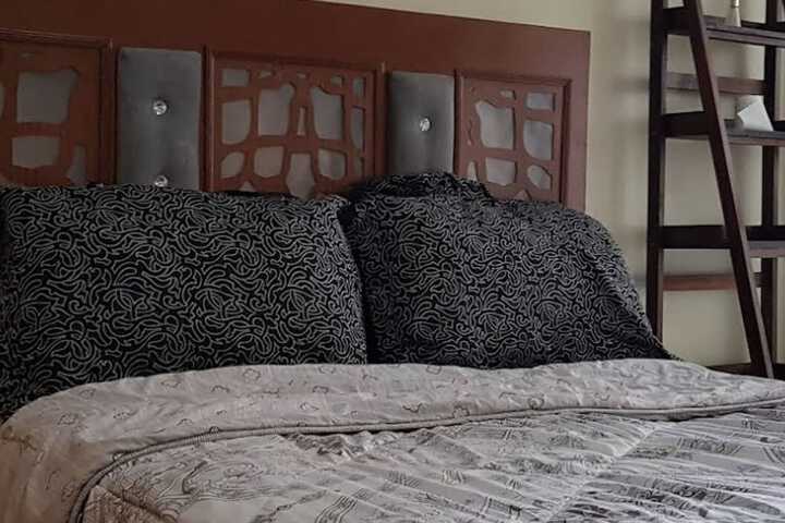 Room 7 of 9