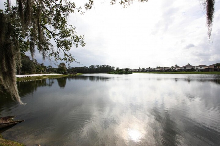 Property Grounds 37 of 45