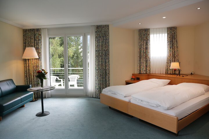 Room 9 of 26