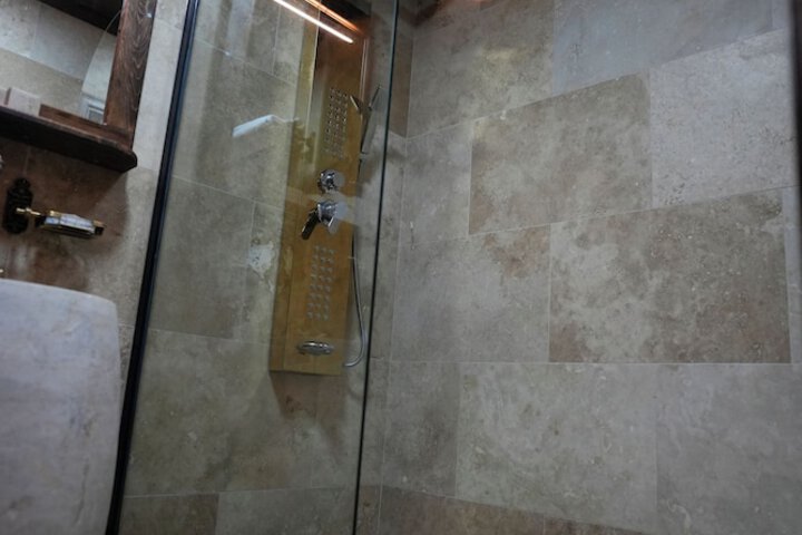 Room 33 of 66