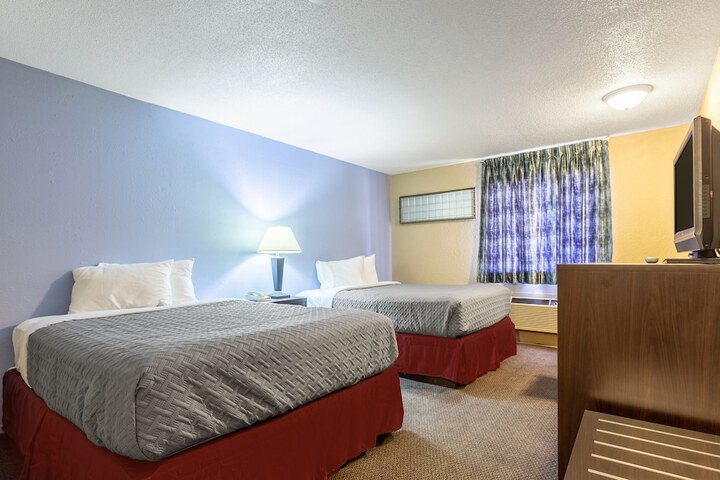 Deluxe Room 2 Queen Beds Accessible (8 of 20)