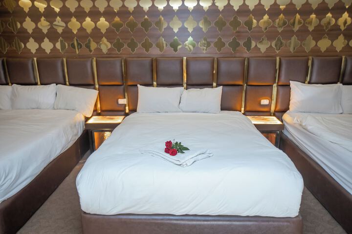 Room 93 of 177