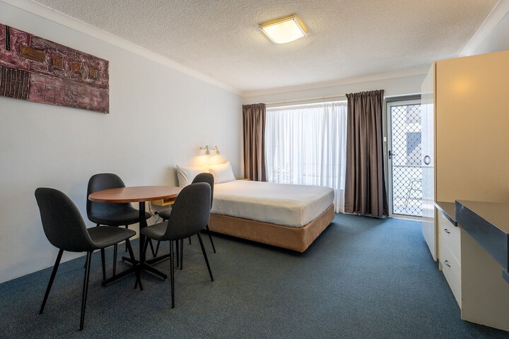 Room 14 of 66