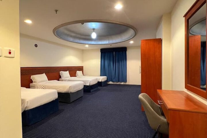 Room 3 of 8