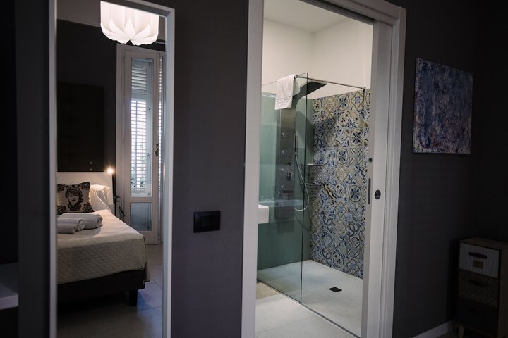 Room 32 of 40