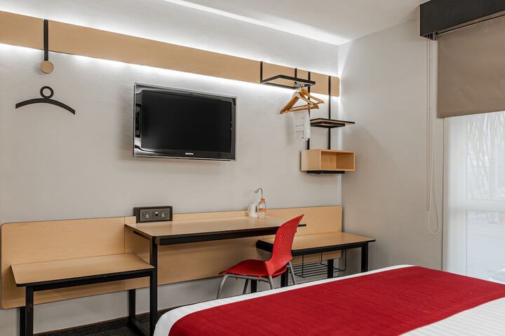 Room 26 of 97
