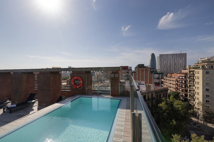 Hotel Pool