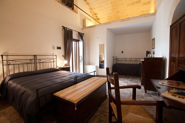 Room 7 of 50