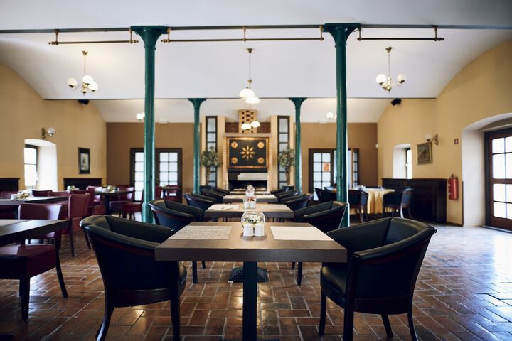 Dining 43 of 90