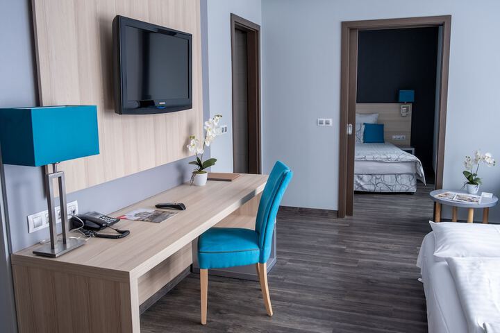 Room 33 of 138