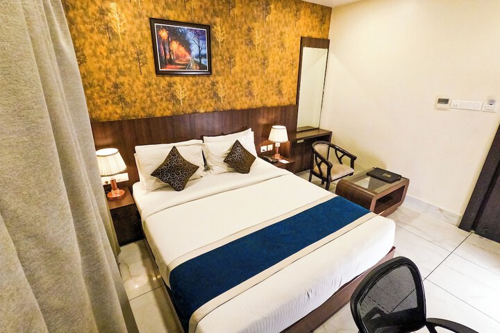 Room 9 of 35