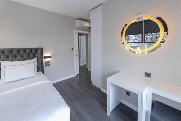 Room 84 of 184