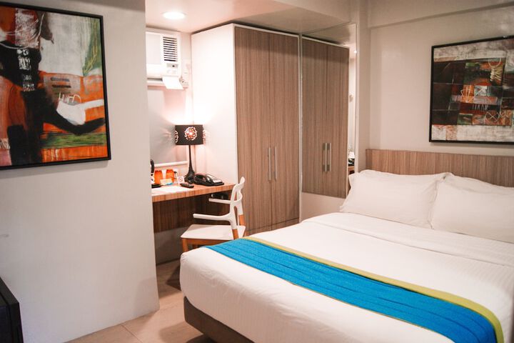 Room 17 of 41