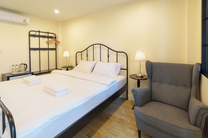 Room 3 of 25