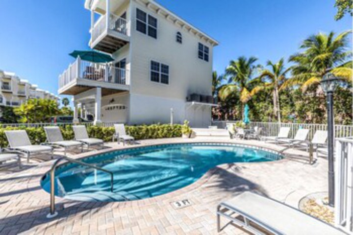 Casa del Sur in Bradenton Beach, FL