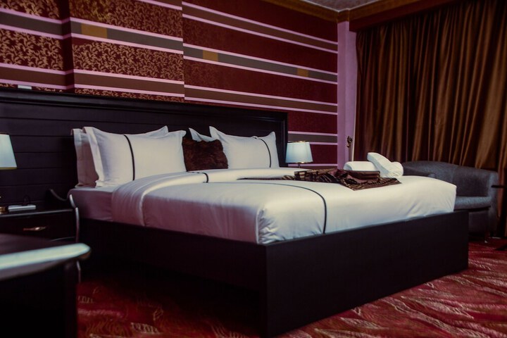 Room 15 of 36