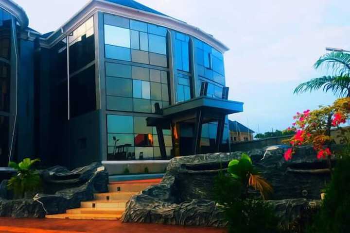 Hotel 56 of 58
