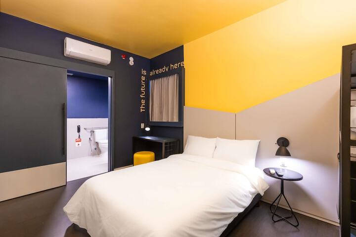 Room 3 of 38