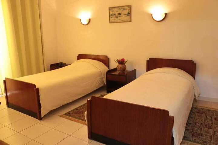 Room 10 of 24
