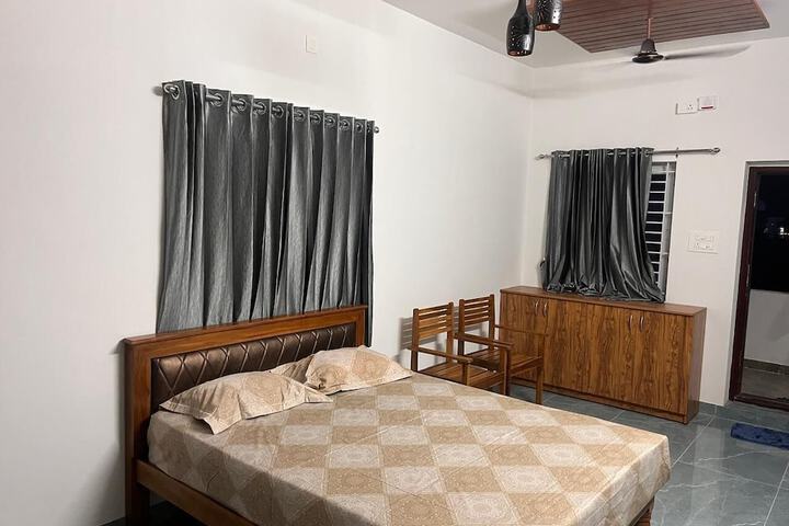 Room 6 of 17
