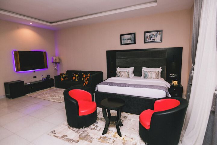 Room 5 of 37