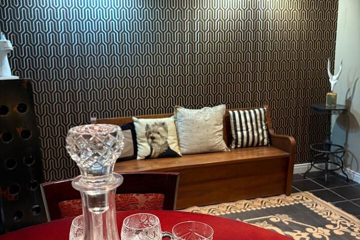 Lounge 73 of 84