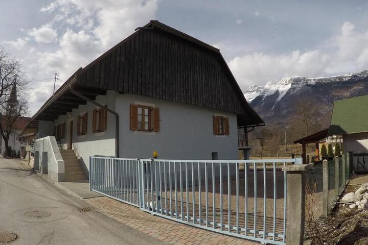 Lesjakova Domačija