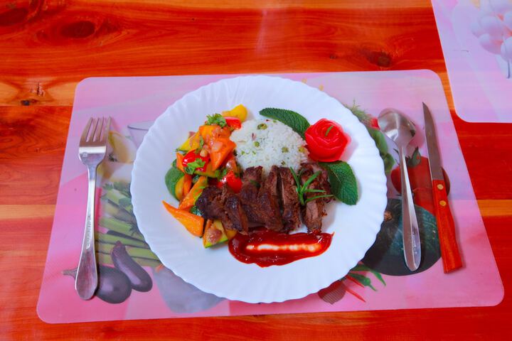 Dining 34 of 56