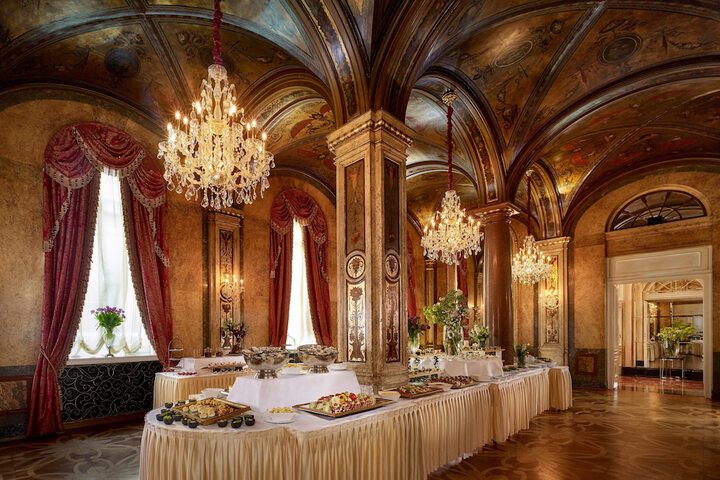 Dining 99 of 238