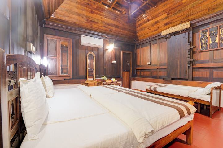 Room 10 of 25