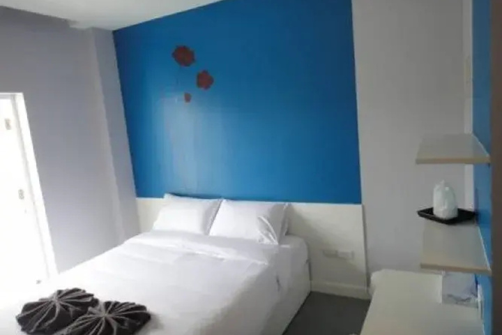Room 4 of 14