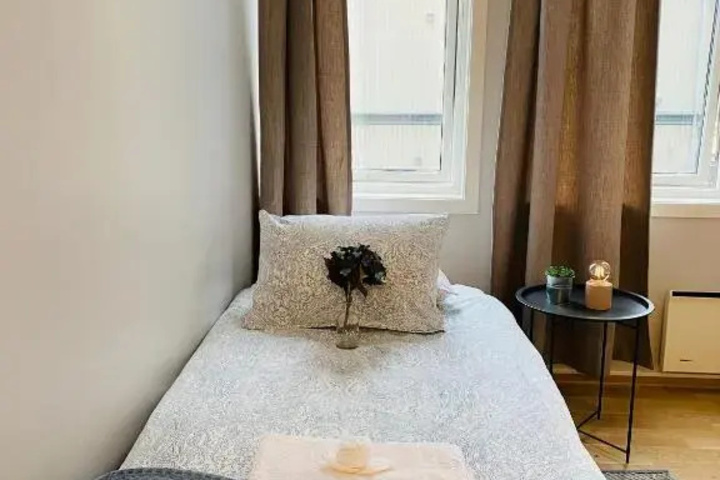 Room 3 of 6