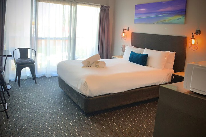 Room 22 of 65