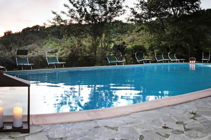 Pool 70 of 121