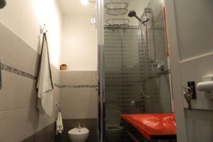 Room 4 of 22