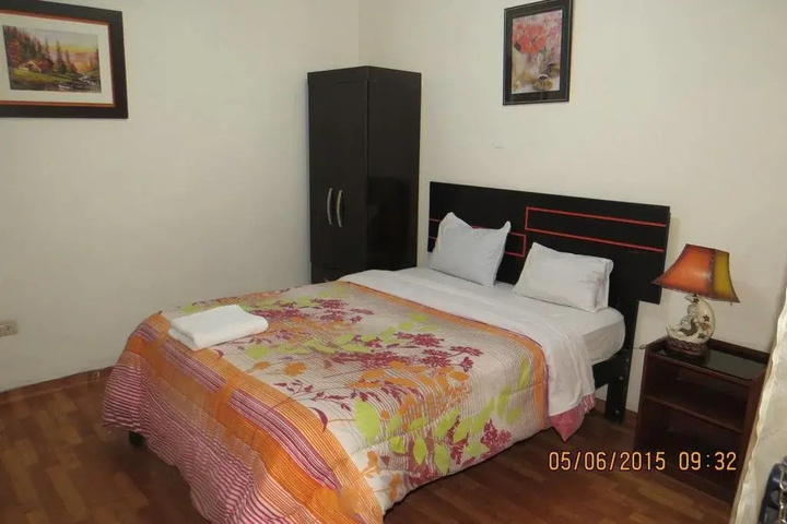 Room 14 of 16