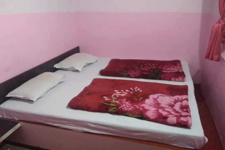 Room 12 of 28
